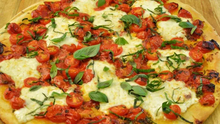 Receita de pizza caseira: como fazer uma pizza deliciosa no forno